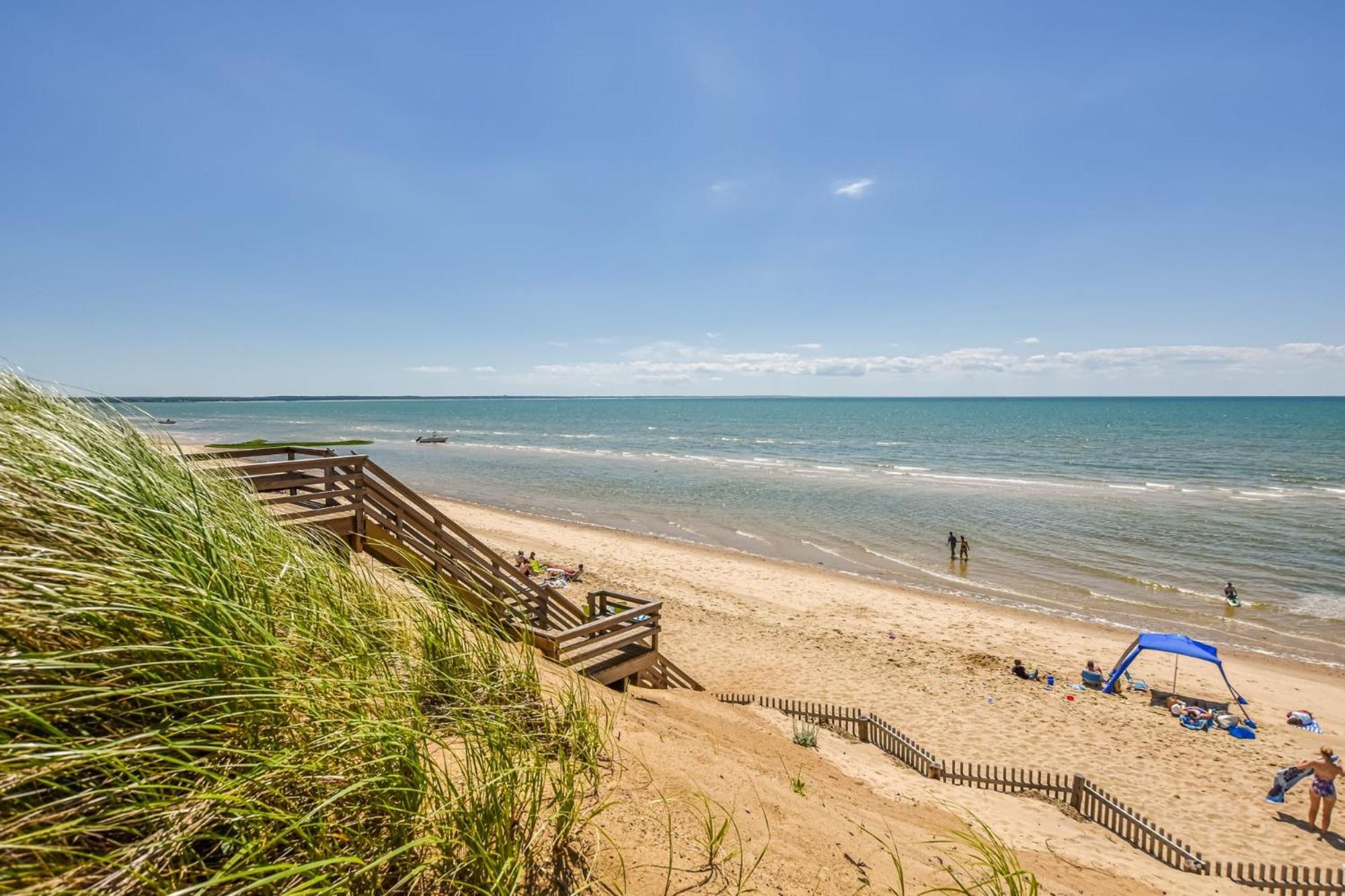 Fully Fenced Yard And Minutes To Bayside Beaches Eastham Exterior foto