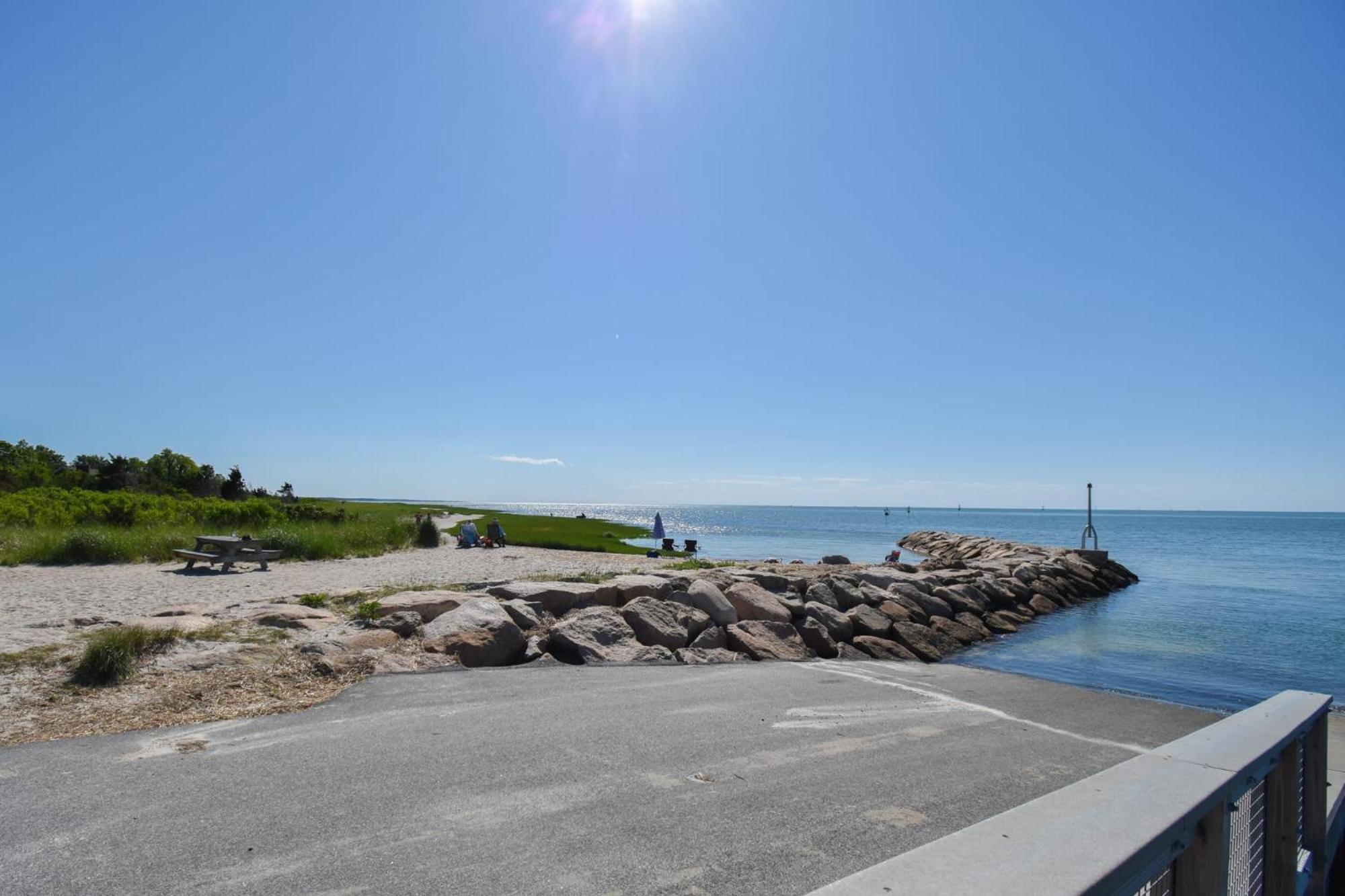 Fully Fenced Yard And Minutes To Bayside Beaches Eastham Exterior foto